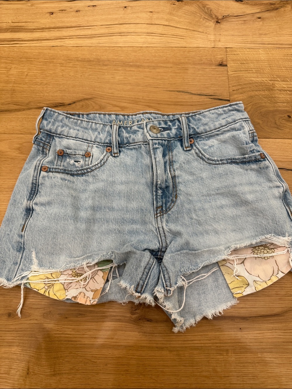 American Eagle Outfitters Light Blue Denim Cutoff Shorts size 000